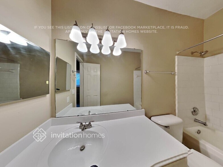 Building Photo - 7022 Fuchsia Ln