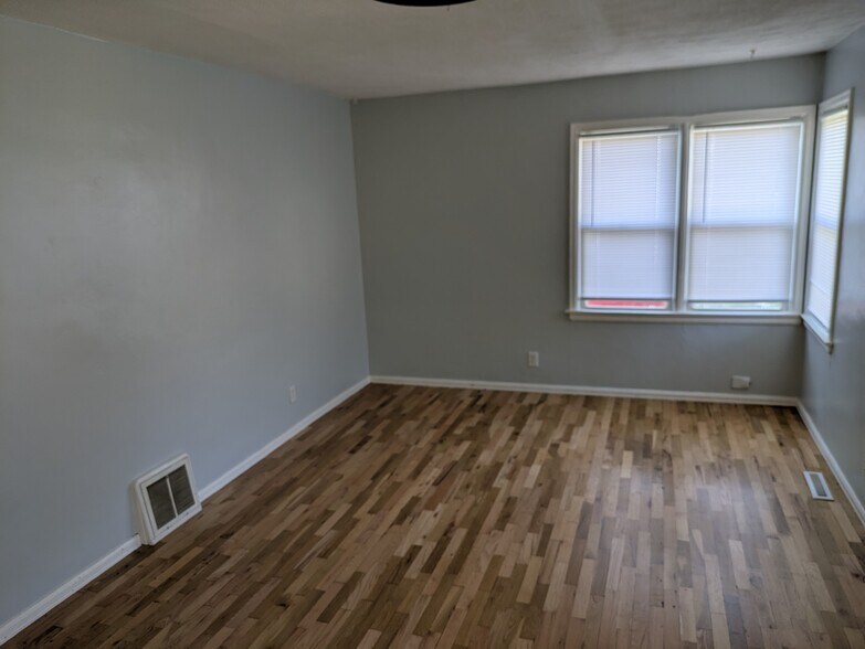 Living Room - 127 pleasant Ave