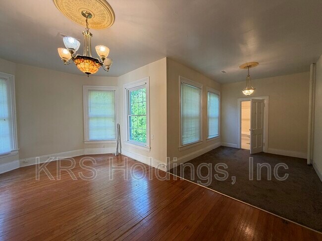 Building Photo - 125 S Willard Ave