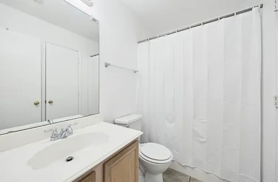 Building Photo - 320 Celia Cir