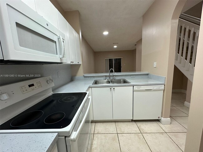 Building Photo - 2242 SE 26th Ln