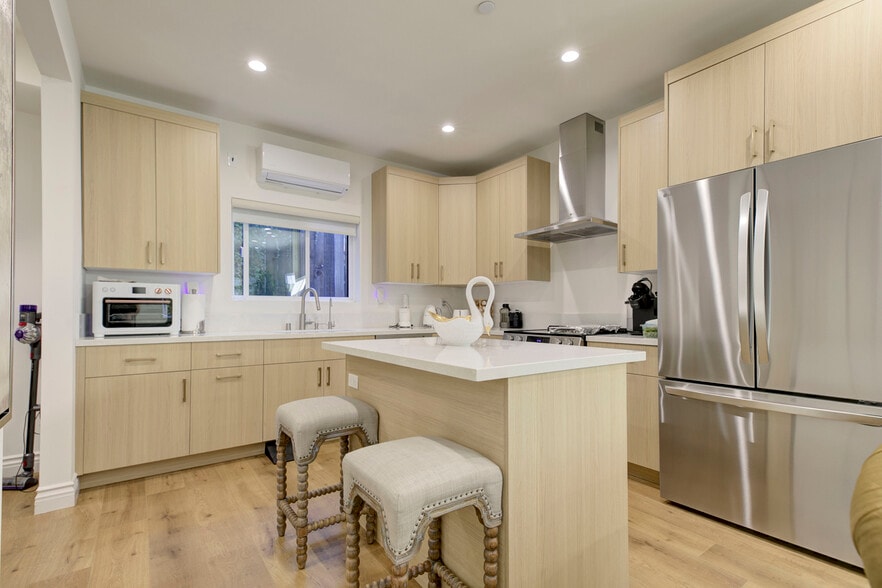 Building Photo - 5206 Goodland Ave