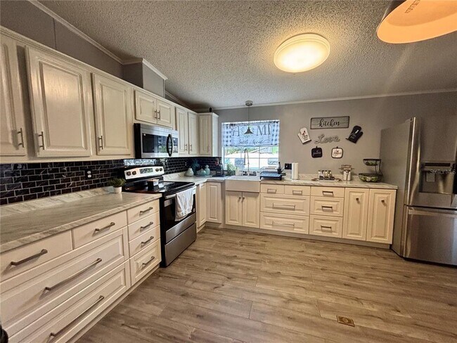 Building Photo - 6433 Orris St