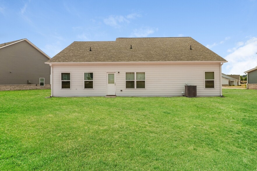 Building Photo - 3359 Bridgewood Dr