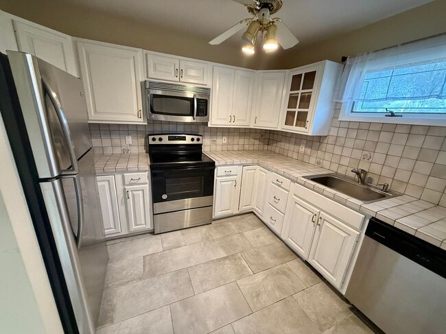 Building Photo - 333 Smithtown Blvd