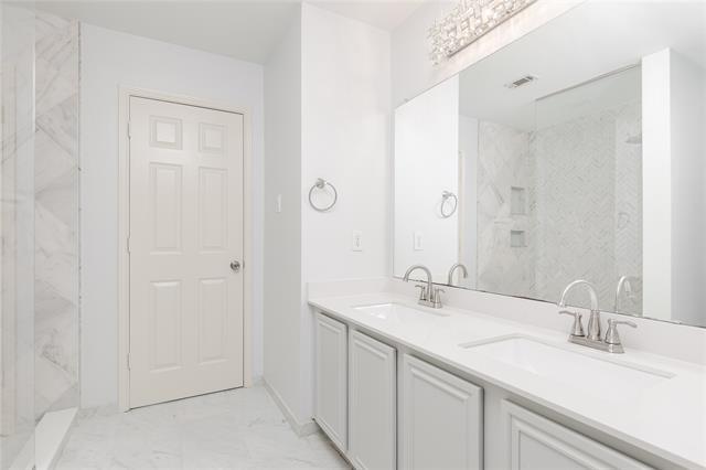 Building Photo - 1404 Hudspeth Dr