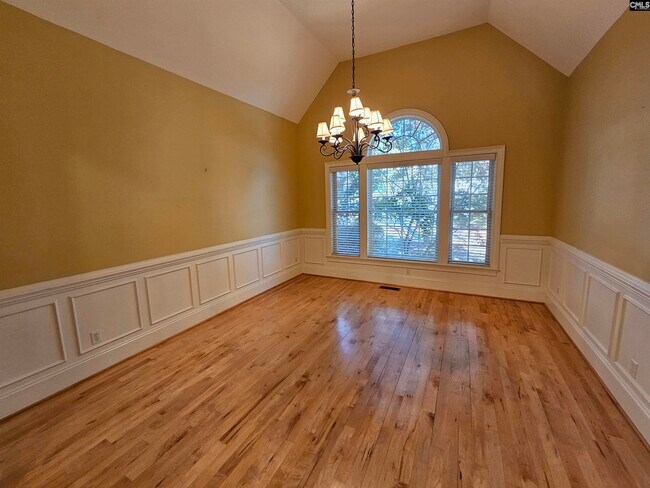 Building Photo - 120 Mossy Ln