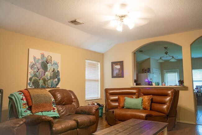 Building Photo - 11219 Overland Trail Dr