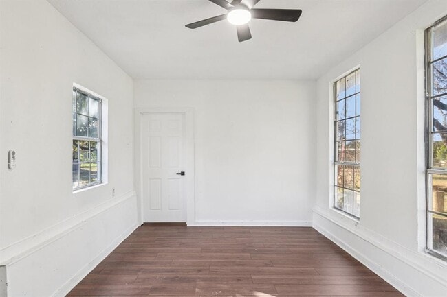 Building Photo - 385 Alta Vista Dr