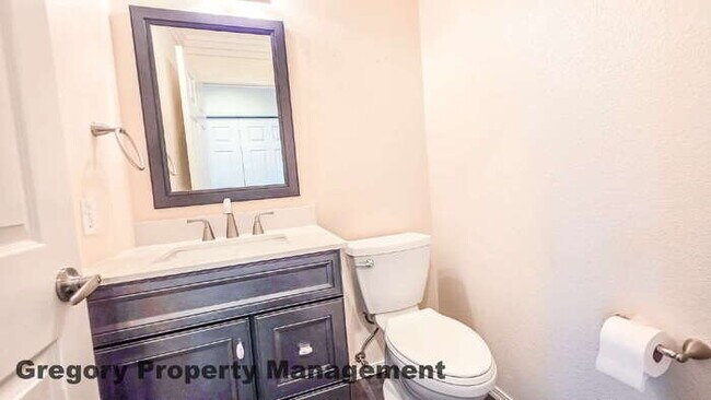 Building Photo - Light and Bright Home in the Desirable Upland View Neighborhood