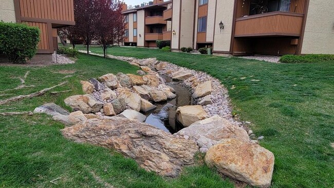 Building Photo - 6841 Countrywoods Cir