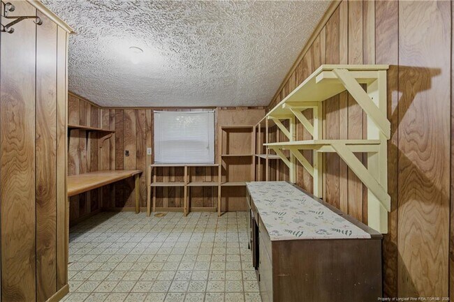 Building Photo - 1829 Martindale Dr