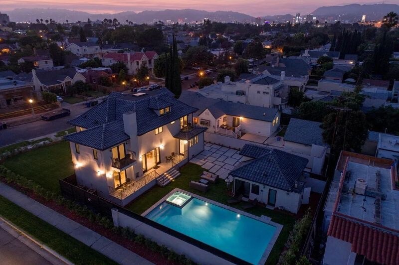 Building Photo - 300 N Plymouth Blvd