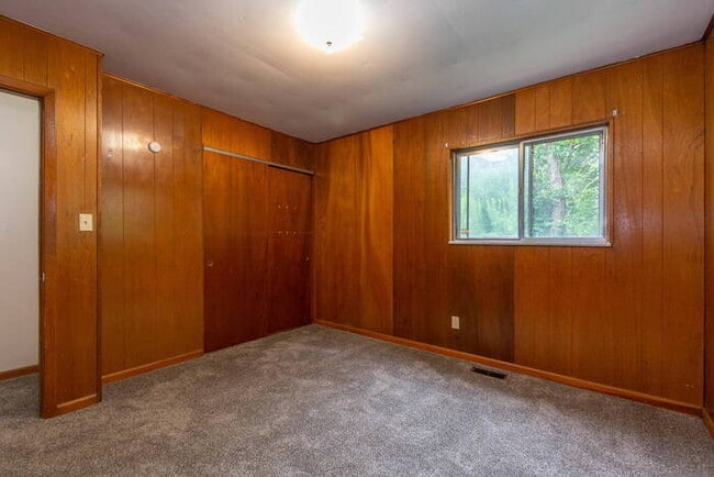 Building Photo - 2BR/1BA near Campus