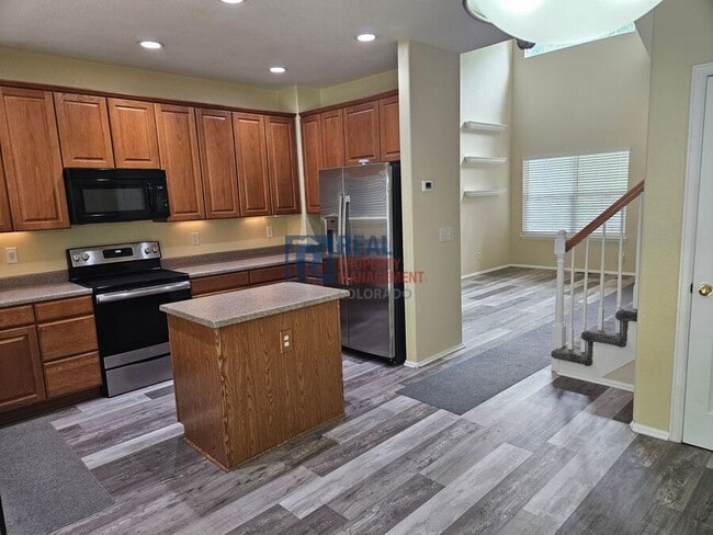 Building Photo - 5661 S Yakima Way
