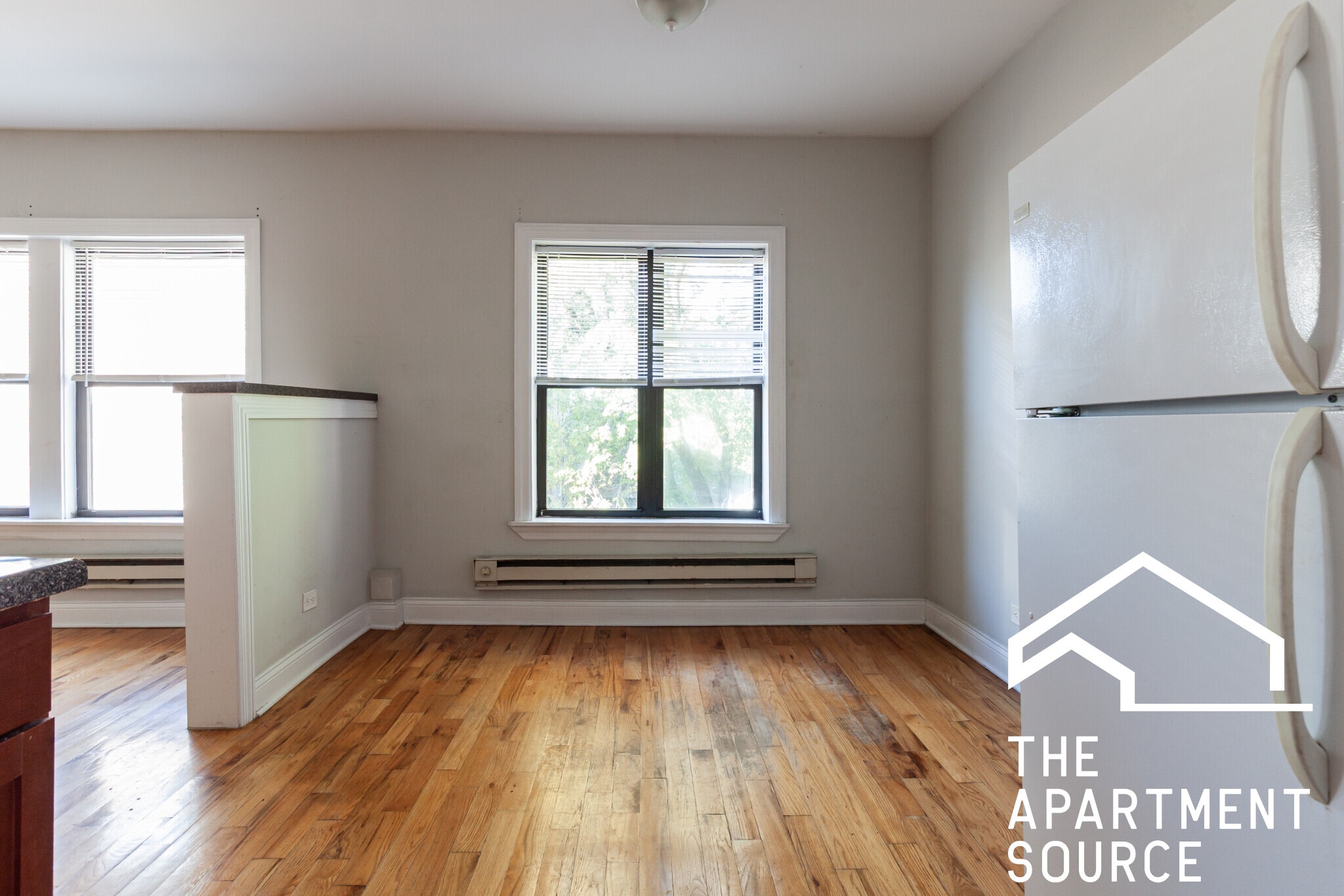 Building Photo - 630 W Cornelia Ave