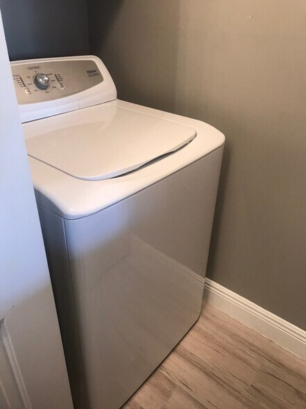 Building Photo - 1239 SW 46th Ave