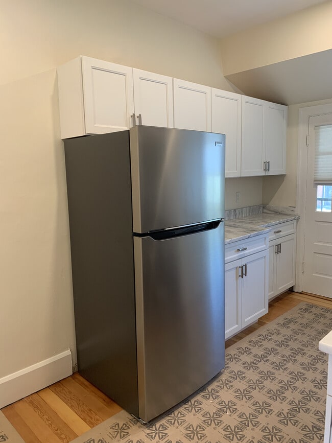 Kitchen - 96 Middle St