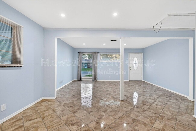 Building Photo - 5520 Holborn Dr