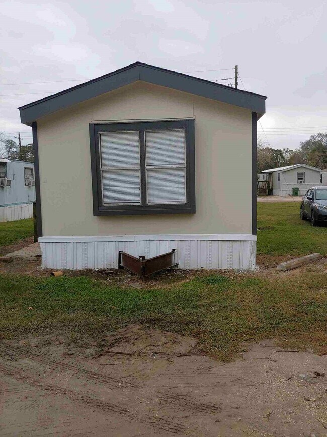 Primary Photo - 1504 N Winfree St