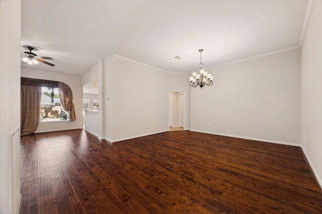 Building Photo - 501 Pine Bluff Dr