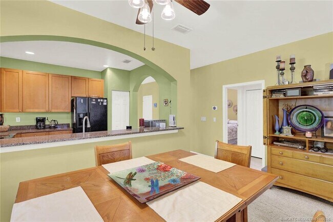 Building Photo - 301 S Compass Dr