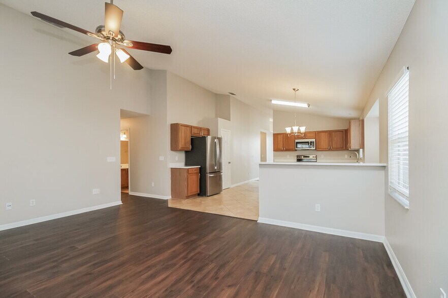 Building Photo - 2756 River Ridge Dr