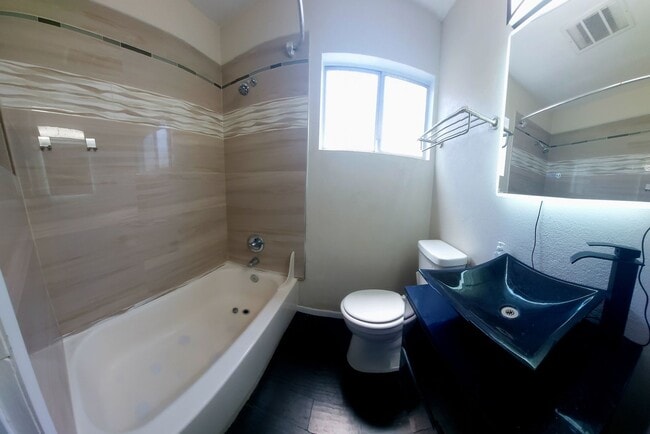 Building Photo - $2500 deferred move in discount.  3/4 mile to beach 3BR in Redondo Beach