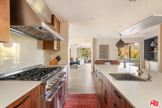 Building Photo - 279 Mabery Rd