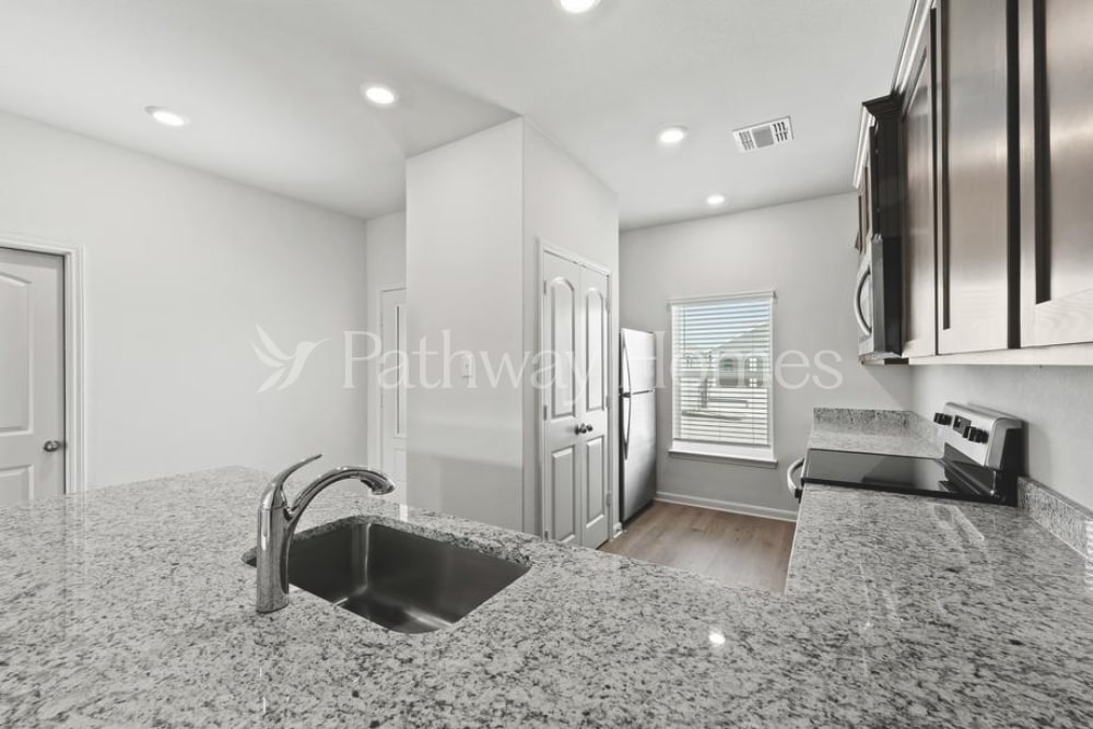 Building Photo - 916 Burlington Ave