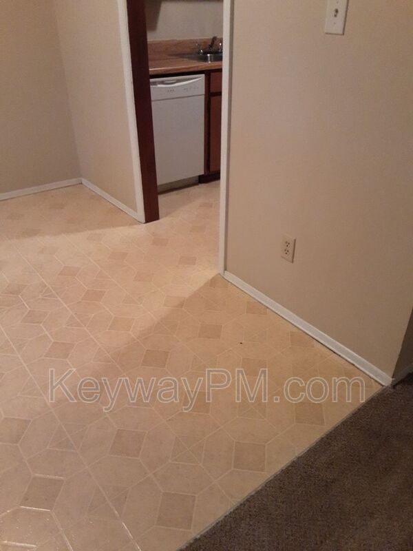 Building Photo - 4589 Hickory Dr