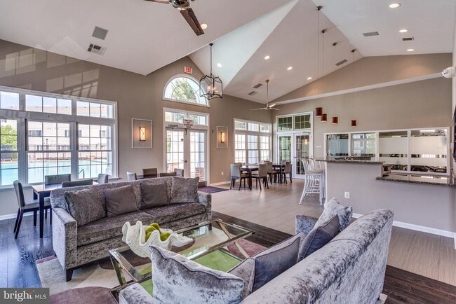 Building Photo - 1193 N Van Dorn St