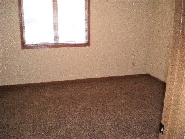 Building Photo - 855 Highview Dr