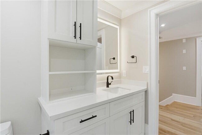 Building Photo - 3842 Memphis Dr