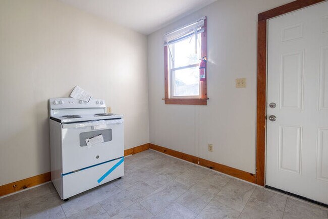 Building Photo - Hilltop Half Double