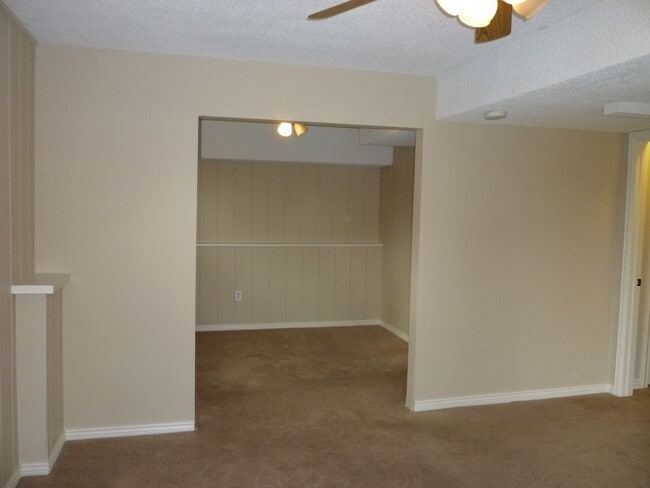 Building Photo - Parker Home in The Pinery!!