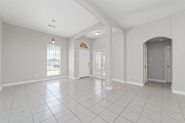 Building Photo - 8503 Ivanhoe Springs Dr