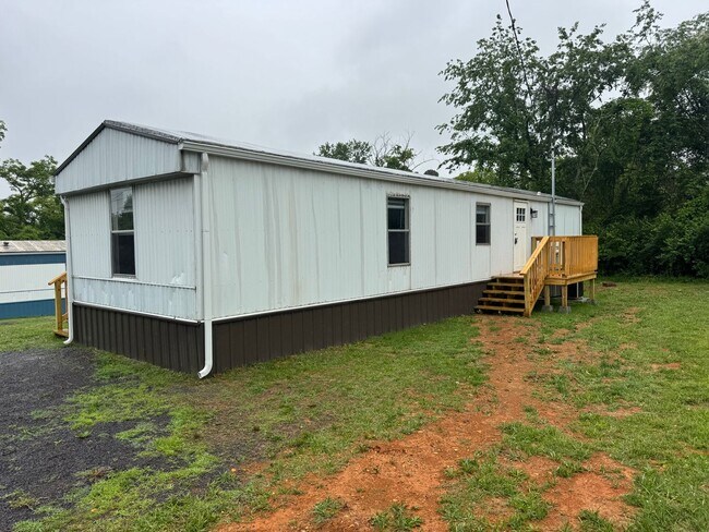 Building Photo - Doty Ln Mobile Home Park