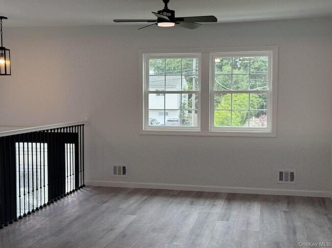 Building Photo - 495 Hawkins Rd