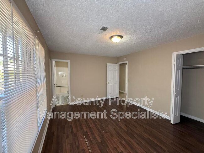 Building Photo - 313 Thornridge Rd