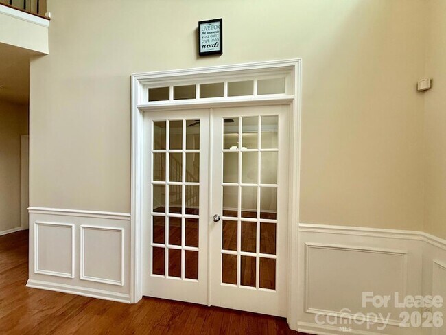 Building Photo - 1009 Providence Forest Dr