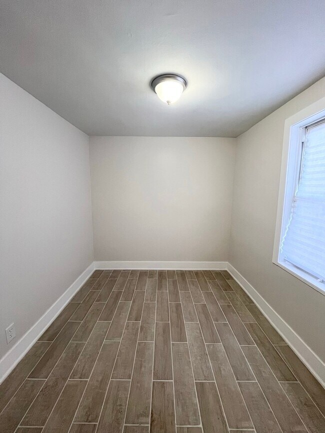 Building Photo - 2633 S Christiana Ave