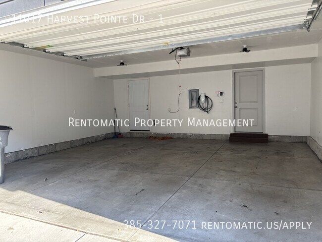 Building Photo - 11017 Harvest Pointe Dr