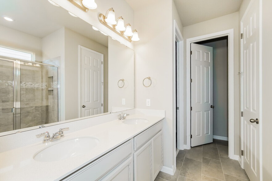 Building Photo - 2275 Raven Rdg Dr