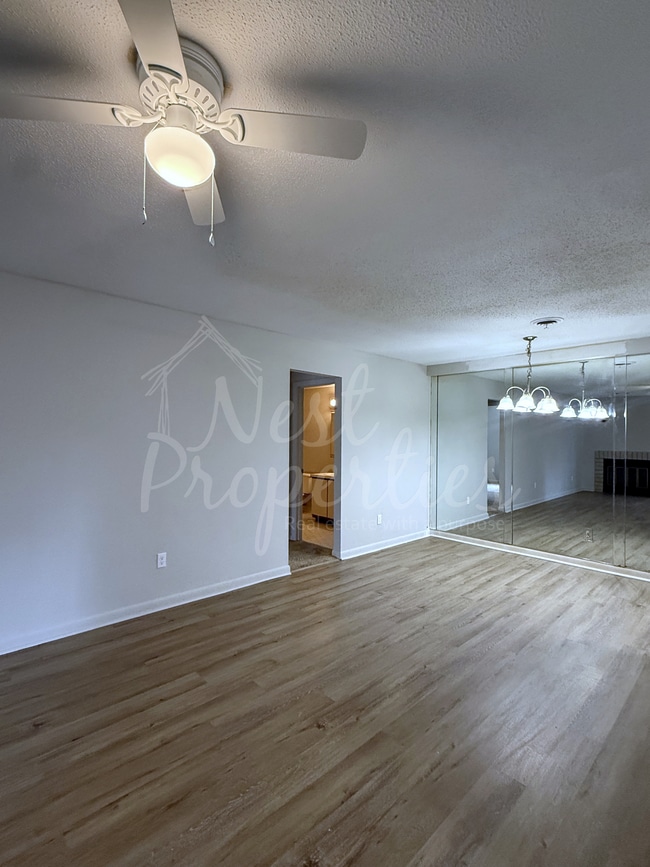 Building Photo - 1211 Metze Rd