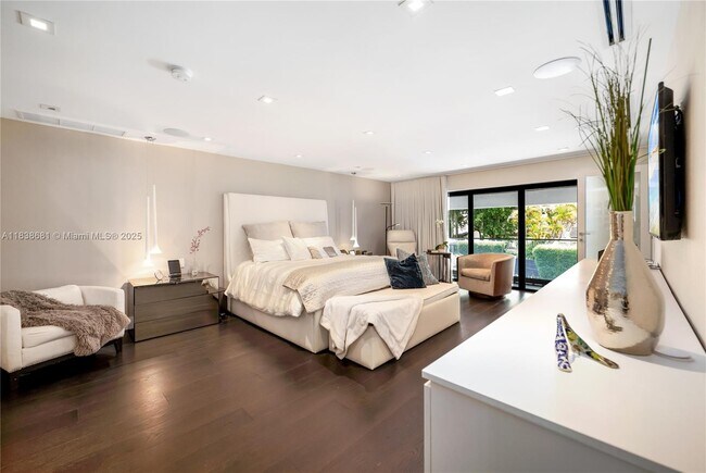 Building Photo - 9465 NW 52nd Doral Ln