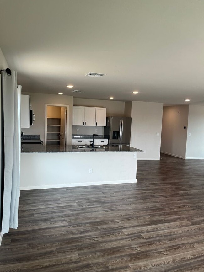 Building Photo - Beautiful 4 Bedroom 3 Bathroom home in the highly desired neighborhood at Canyons at Whetstone in...