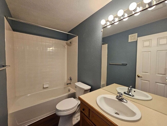 Building Photo - 6697 S Forest Way