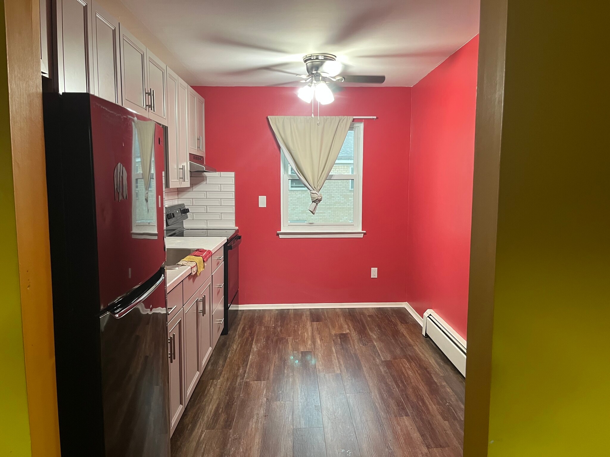 Kitchen - 250 Beechwood Ave