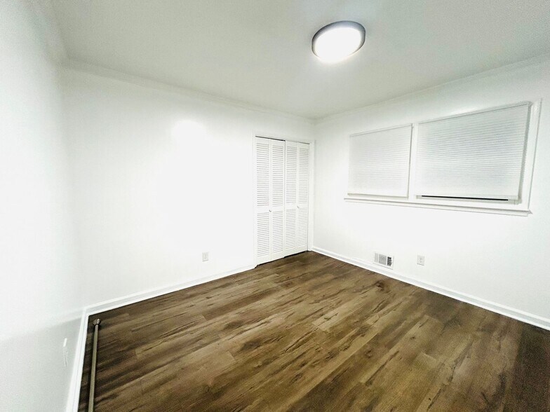 Building Photo - 2664 Abington Dr SW